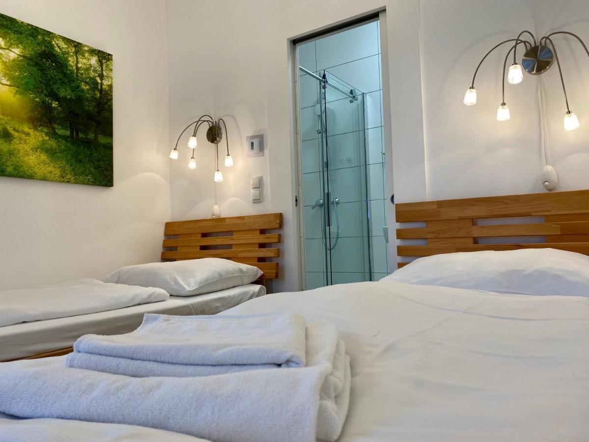 Homestay Ajo Apartments - Messe City Room - Self-Check-In